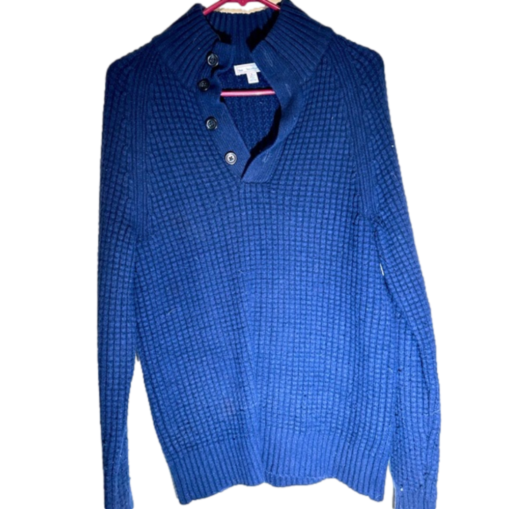 Men’s Gap size Small wool sweater.